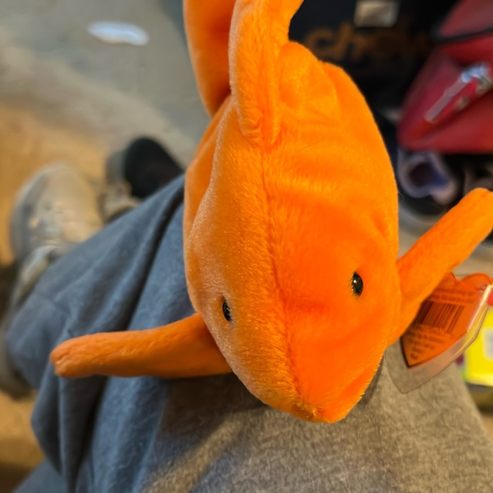 Ty gold fish Goldie retired mint condition hang tag cover included very cute
